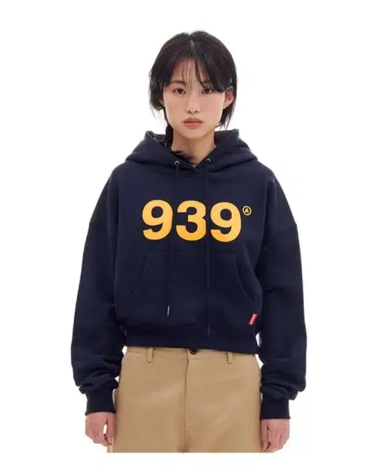 아카이브볼드 939 LOGO CROP HOOD (NAVY)